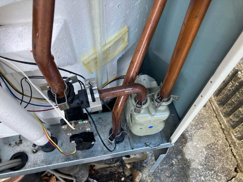 急な水漏れでエコキュート交換工事（さくら市）