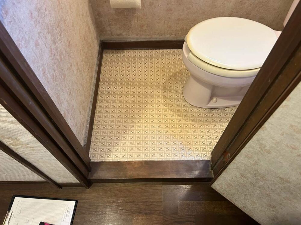 長年のご使用で床が浮いてお困りでした。