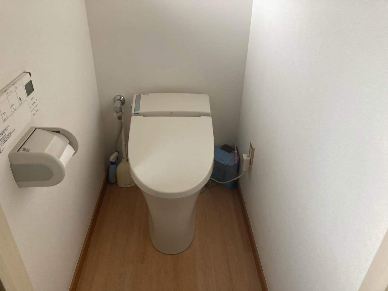 便座が時々冷たいままになるなど、動作が不安定になる不具合が起きていた元のトイレです。