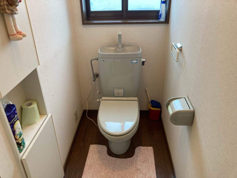 施工前のトイレです。